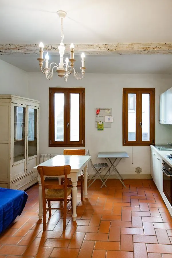 Graceful Apartment In The Heart Of Florence