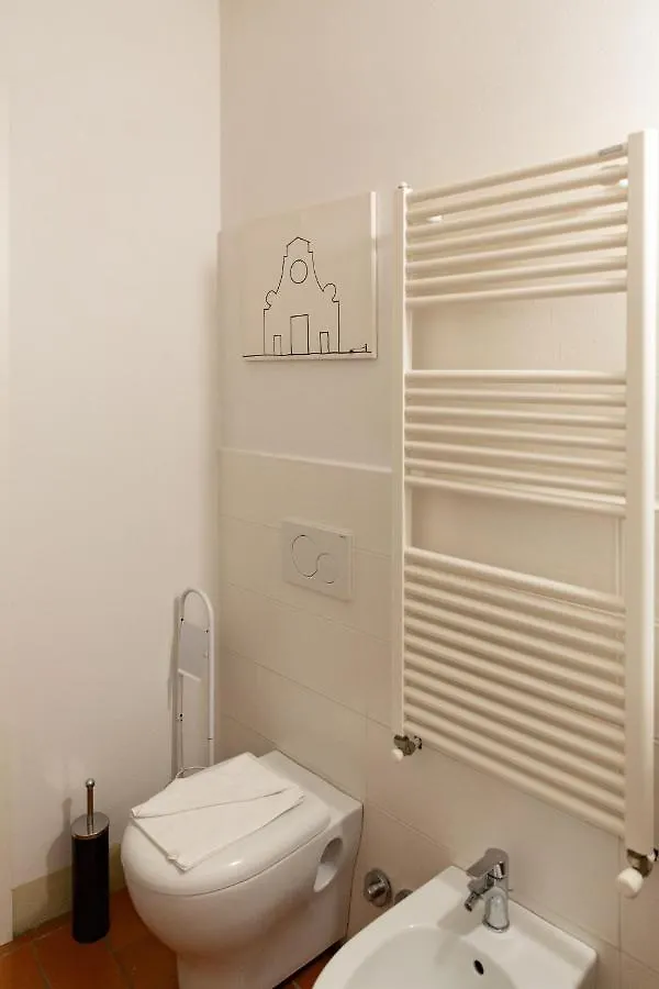 Graceful Apartment In The Heart Of Florence Italy
